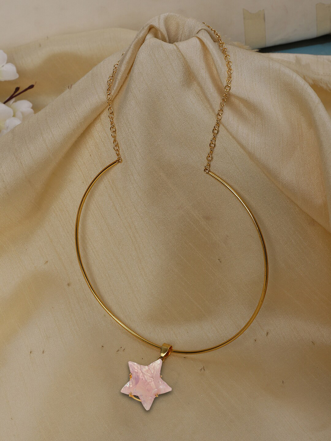 XAGO Gold-Plated Contemporary Star Shape Pendant with Chain
