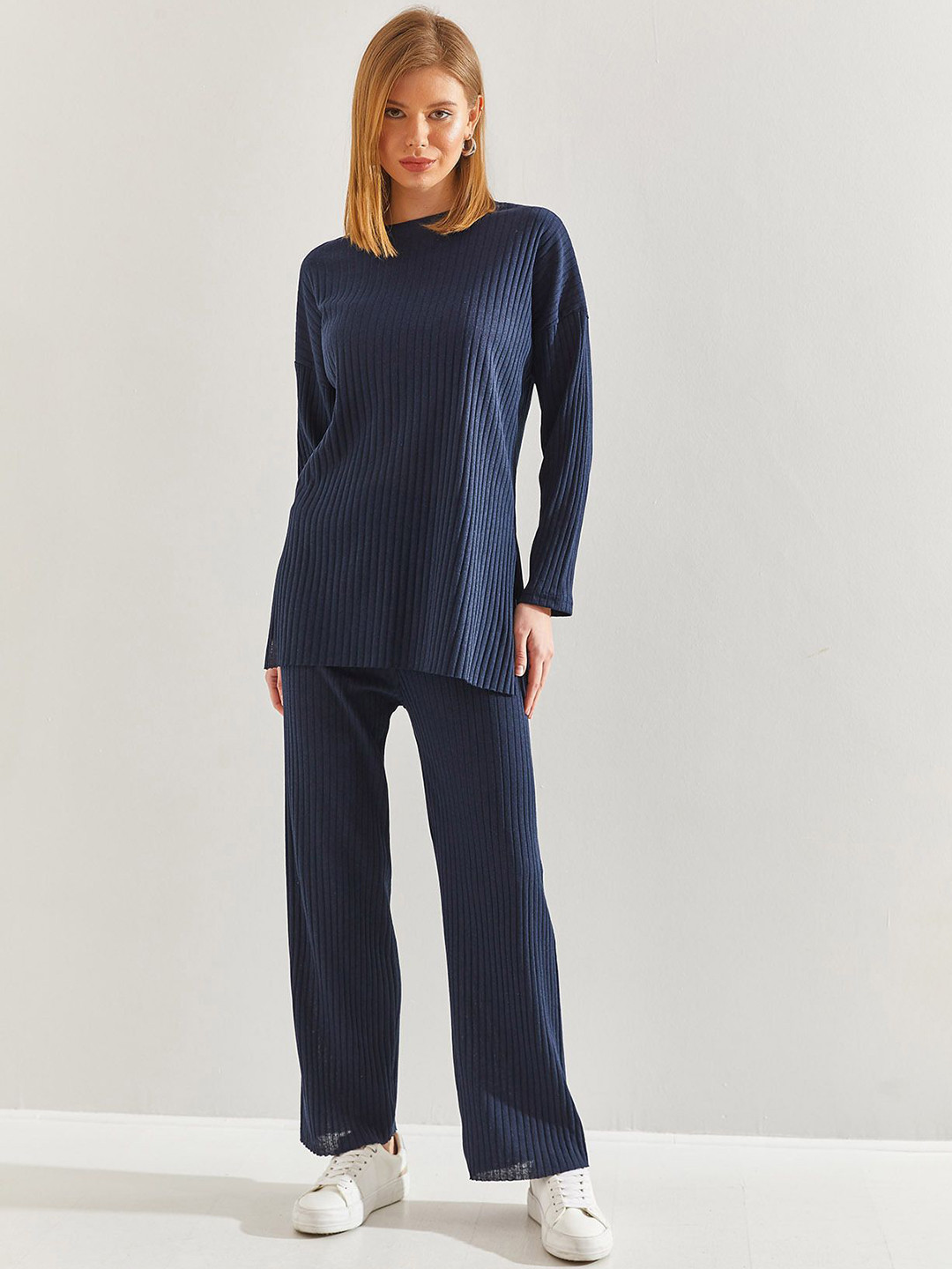 BIANCO LUCCI Ribbed Round Neck Extended Sleeves Longline Casual Top With Trousers
