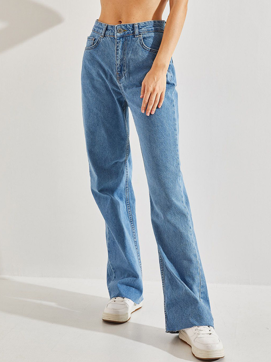 BIANCO LUCCI Women Mid Rise Straight Fit Clean Look Pure Cotton Jeans