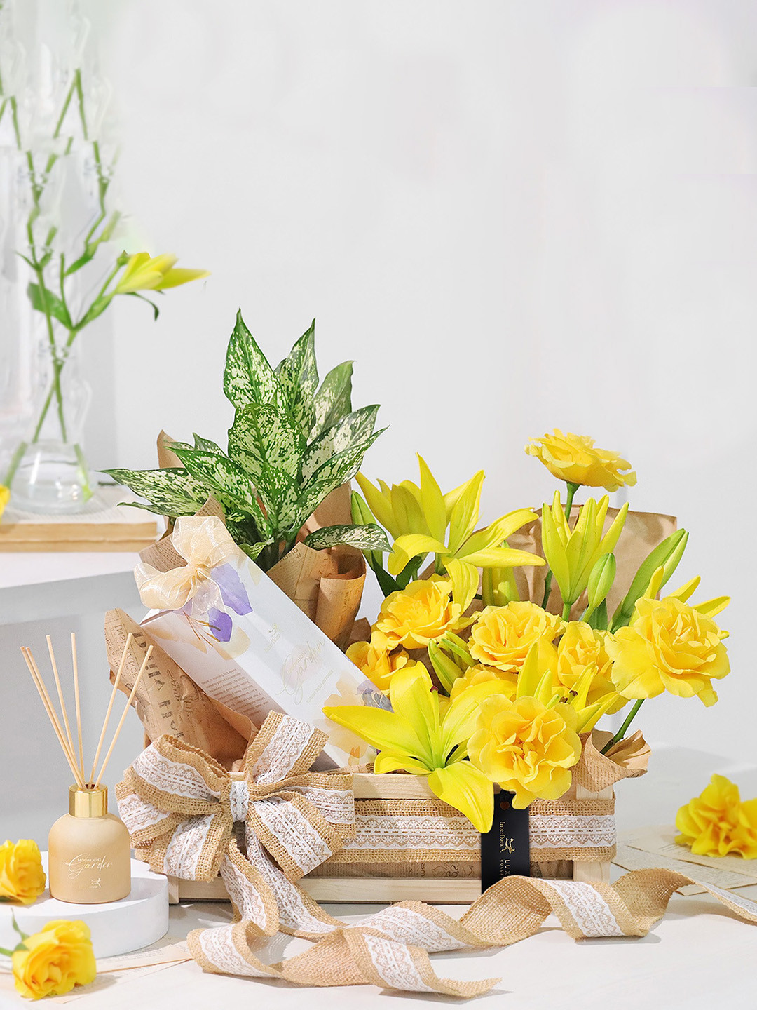 Interflora Set Of Fresh Flowers & Live Plants With Diffuser & Tray