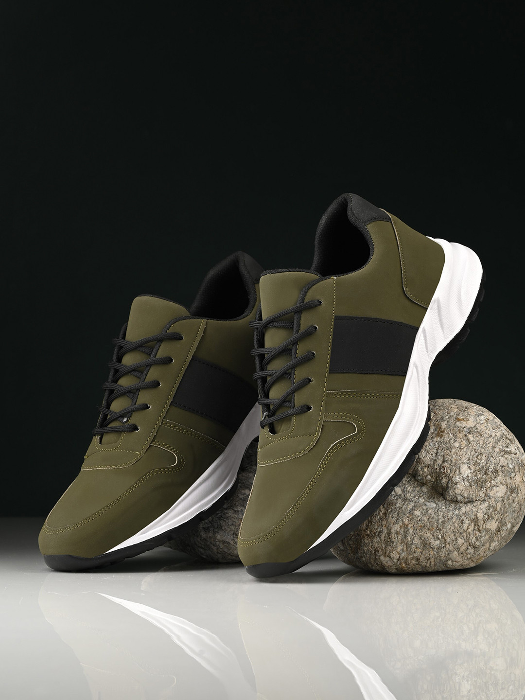 The Roadster Lifestyle Co. Men Olive Green Colourblocked Running Sports Shoe