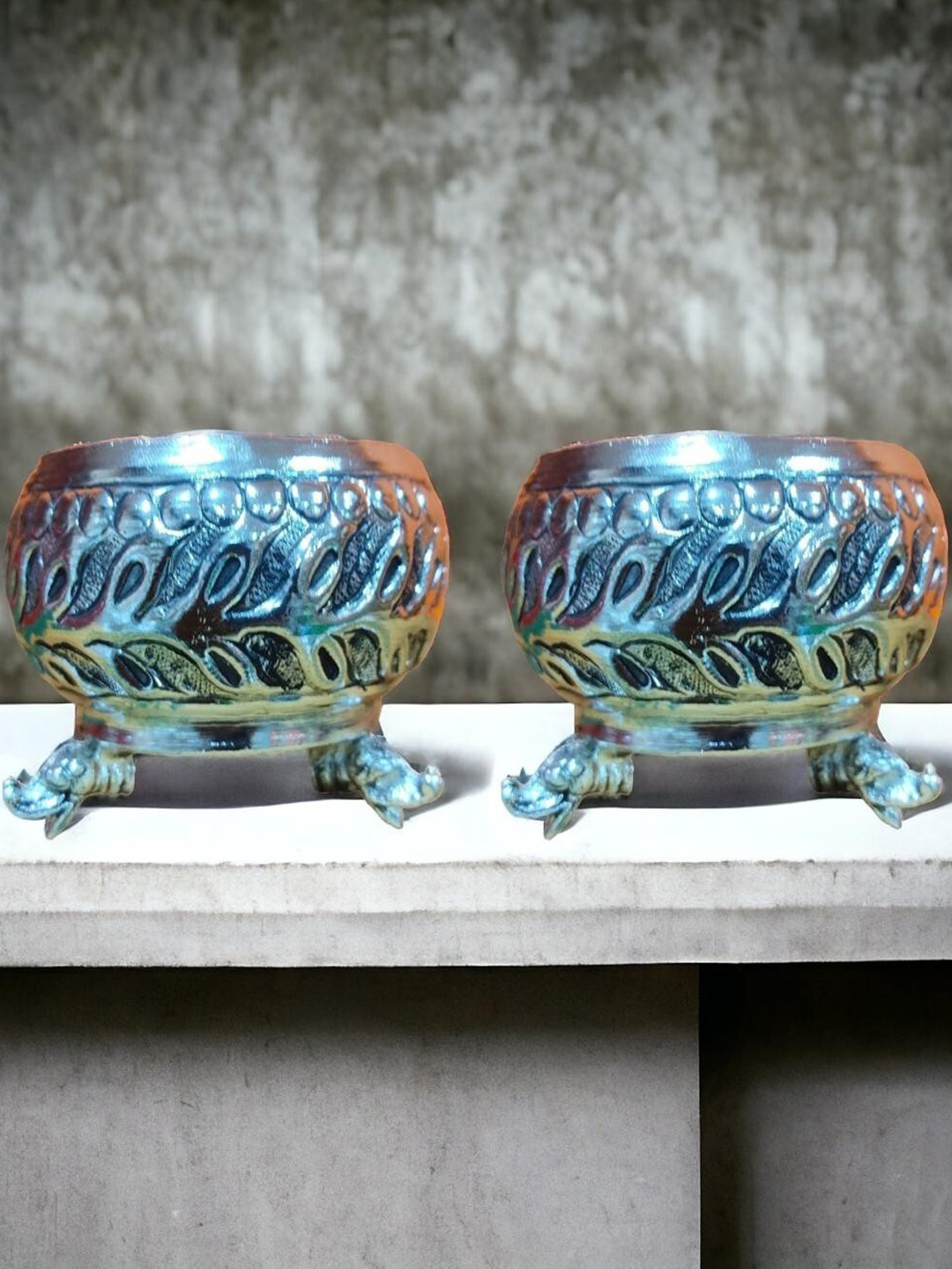 Sigaram Silver Toned 2 Pieces Kum Kum Cup With Lay