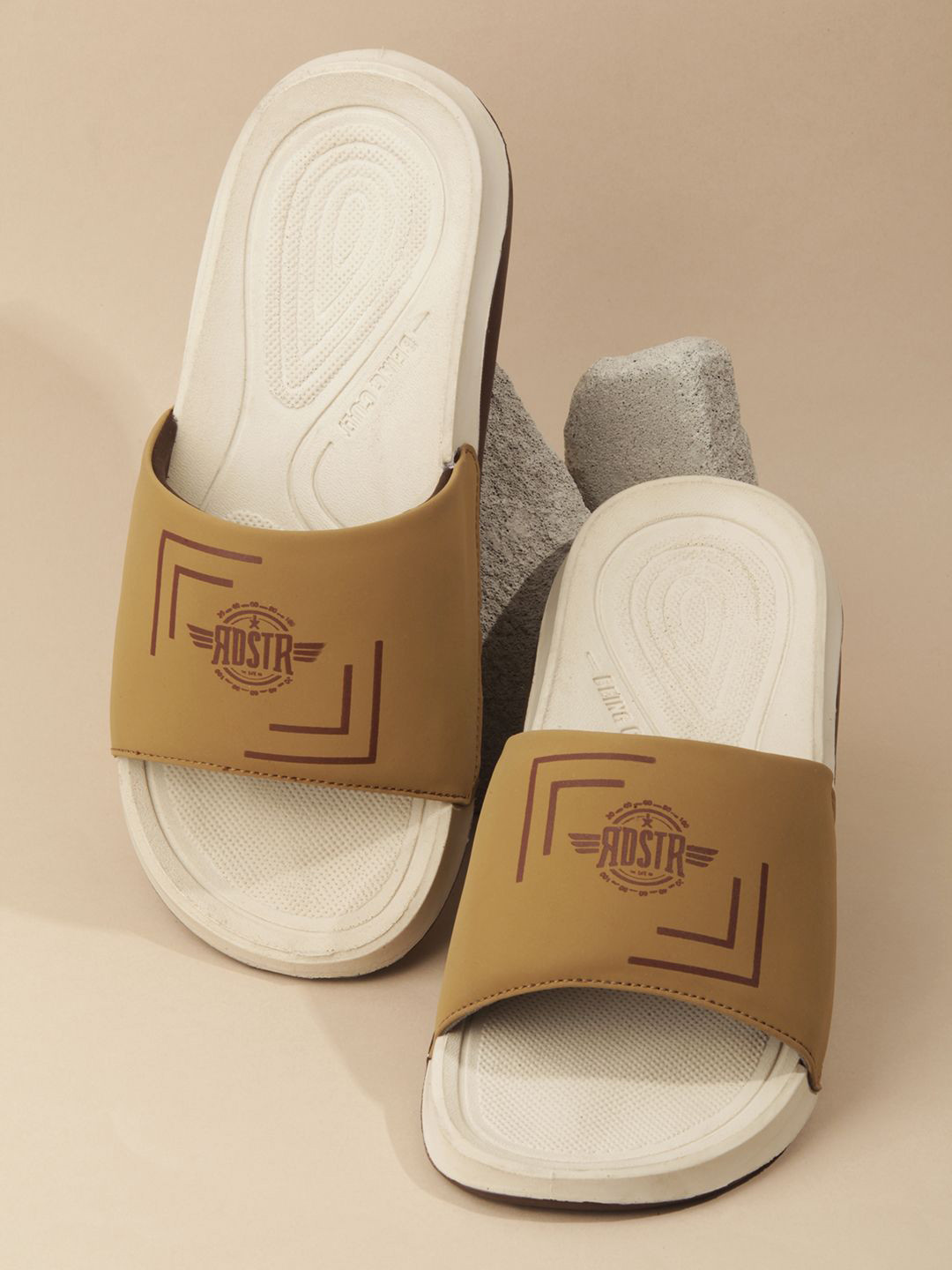 The Roadster Lifestyle Co. Men Beige Active Graphic Printed Sliders