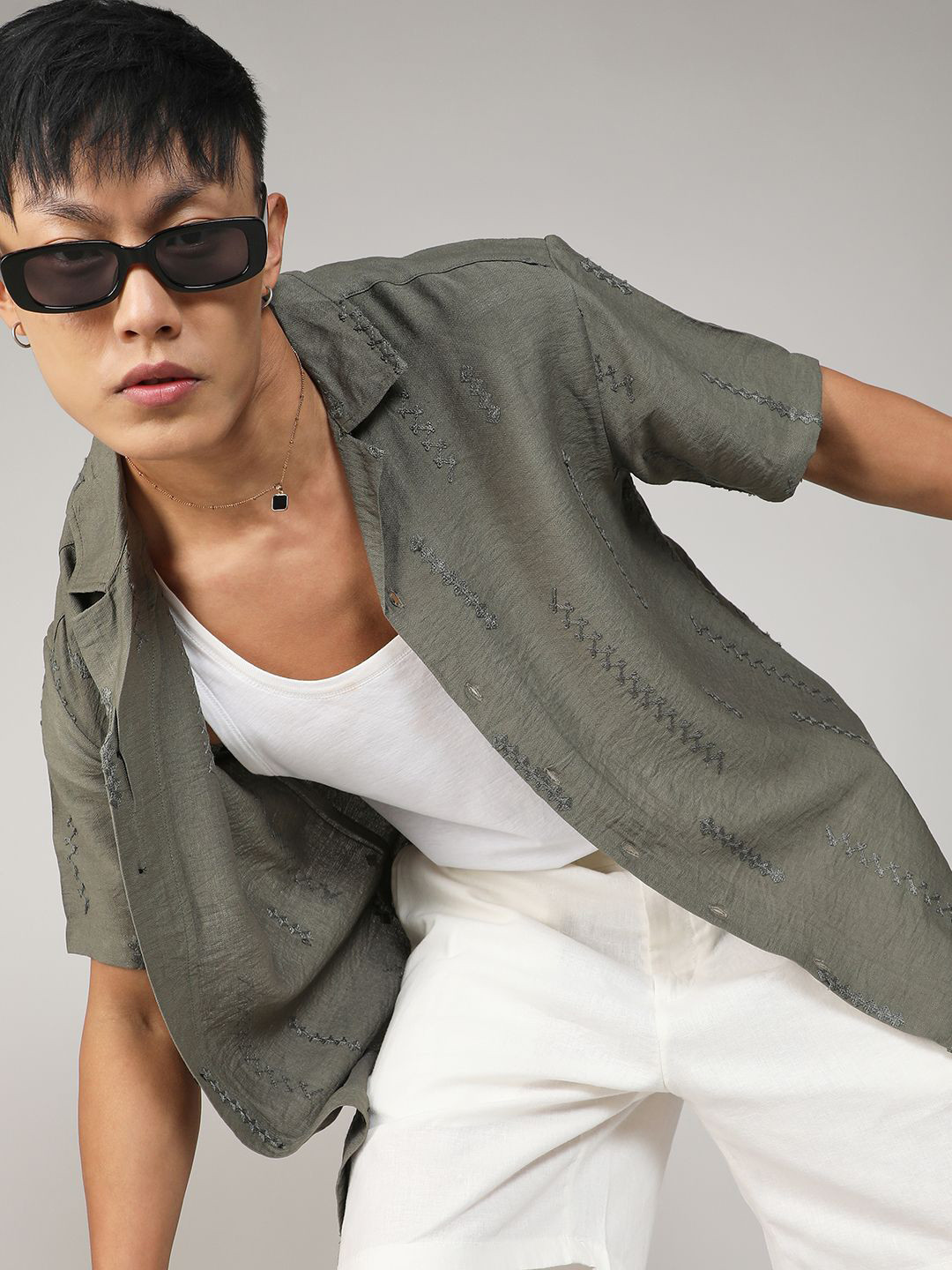 Campus Sutra Green Comfort Relaxed Fit Textured Embroidered Casual Shirt
