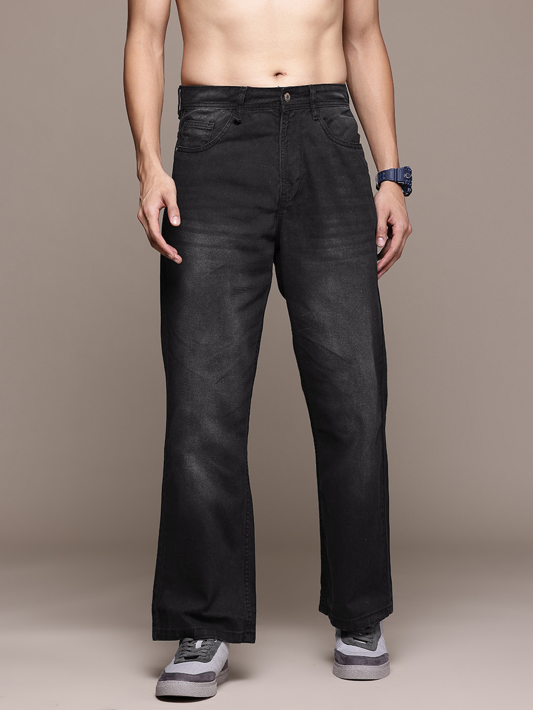 Roadster Men Mid-RIse Flared Fit Non-Stretchable Light Fade Jeans