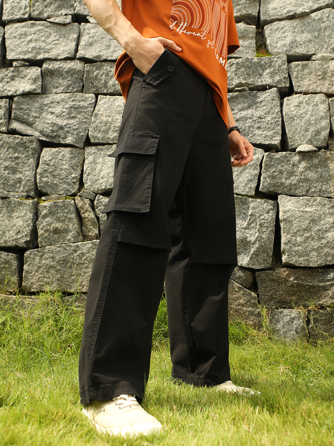 NOBERO Men Solid Baggy Cargo Pants