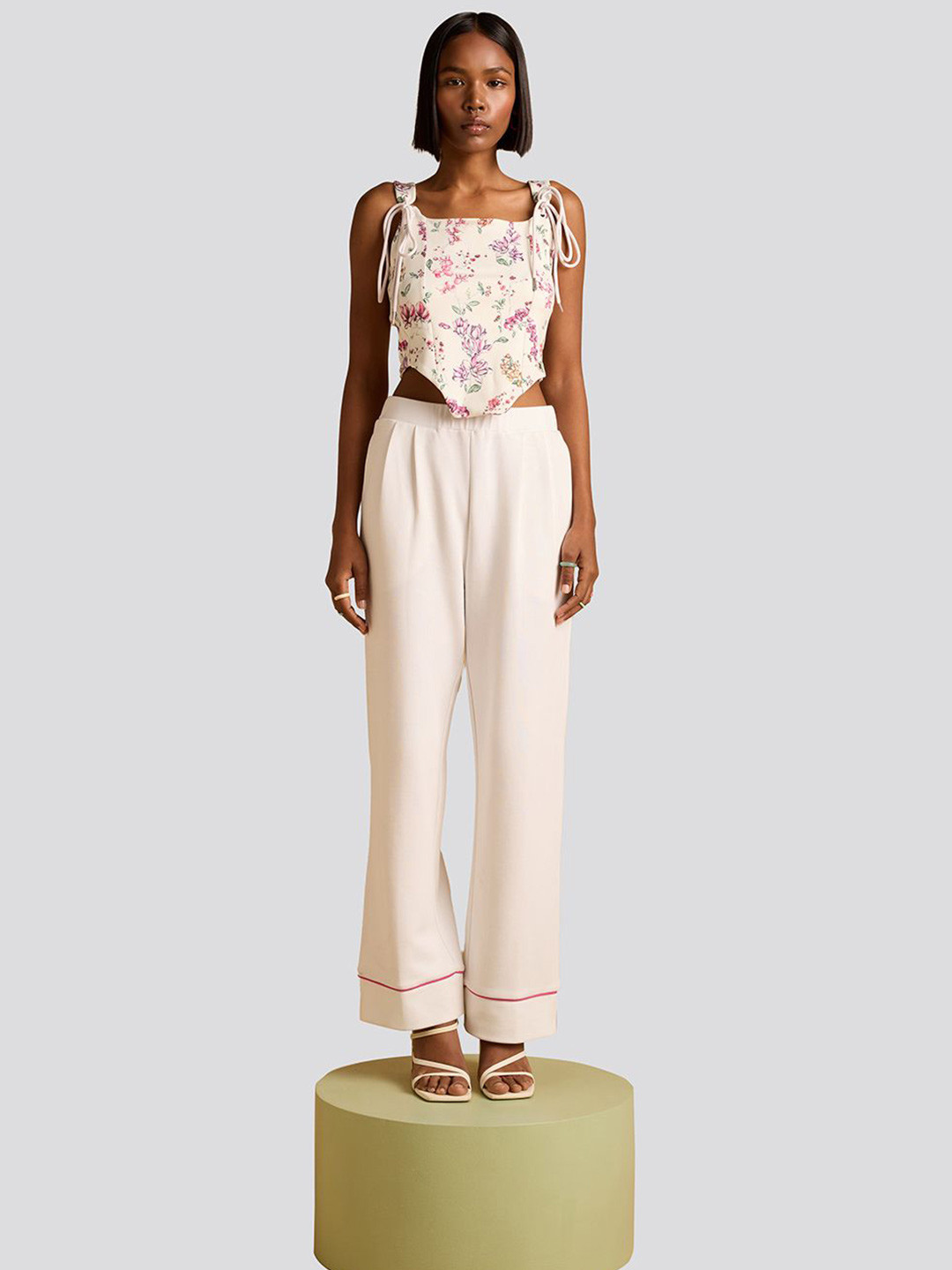 Muvazo Floral Printed Shoulder Straps Tie-Ups Corset Top