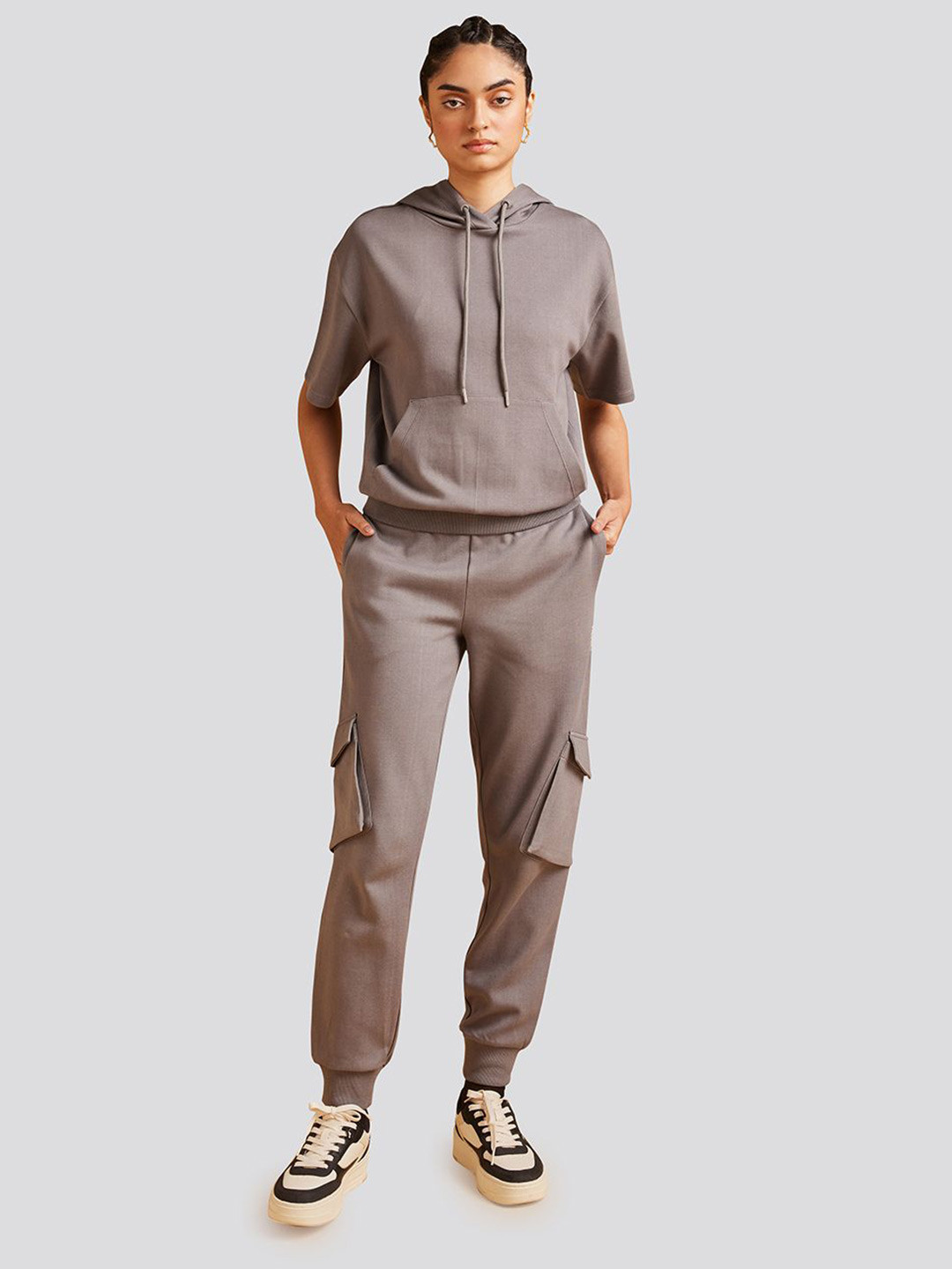 Muvazo Solid Hood Neck Top