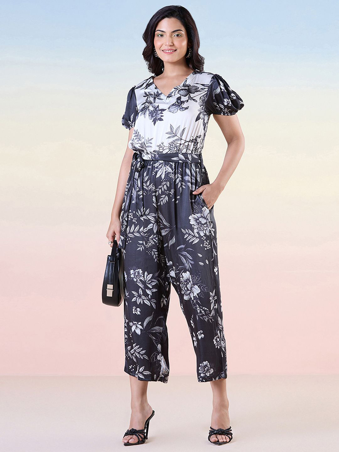 navyasa by liva Printed Waist Tie Ups Capri Jumpsuit