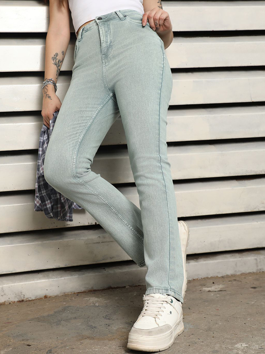 High Star Women Stove Pipe High-Rise Light Fade Jeans