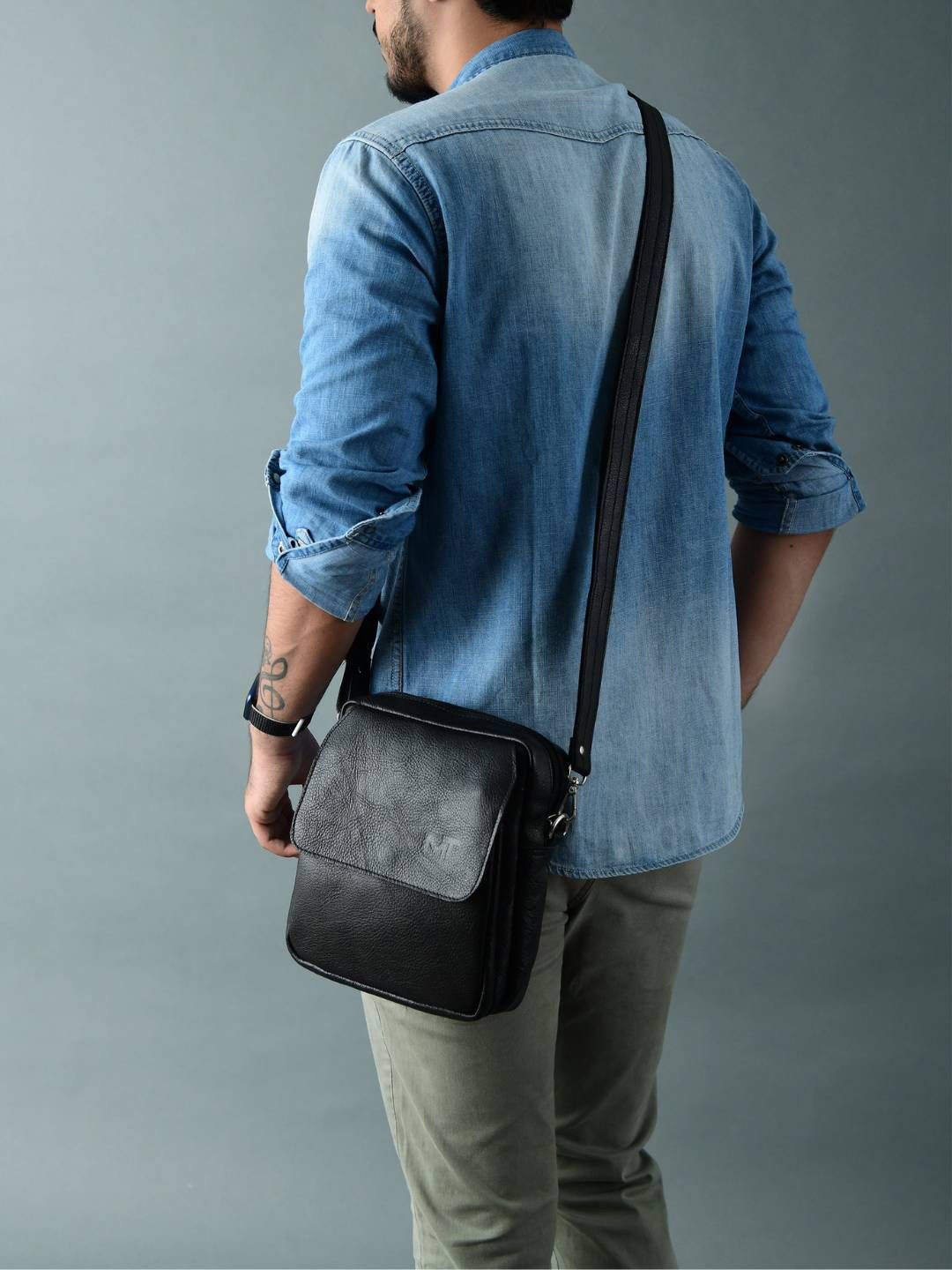 MaheTri Men Enzo Black Side Leather Messenger Bag