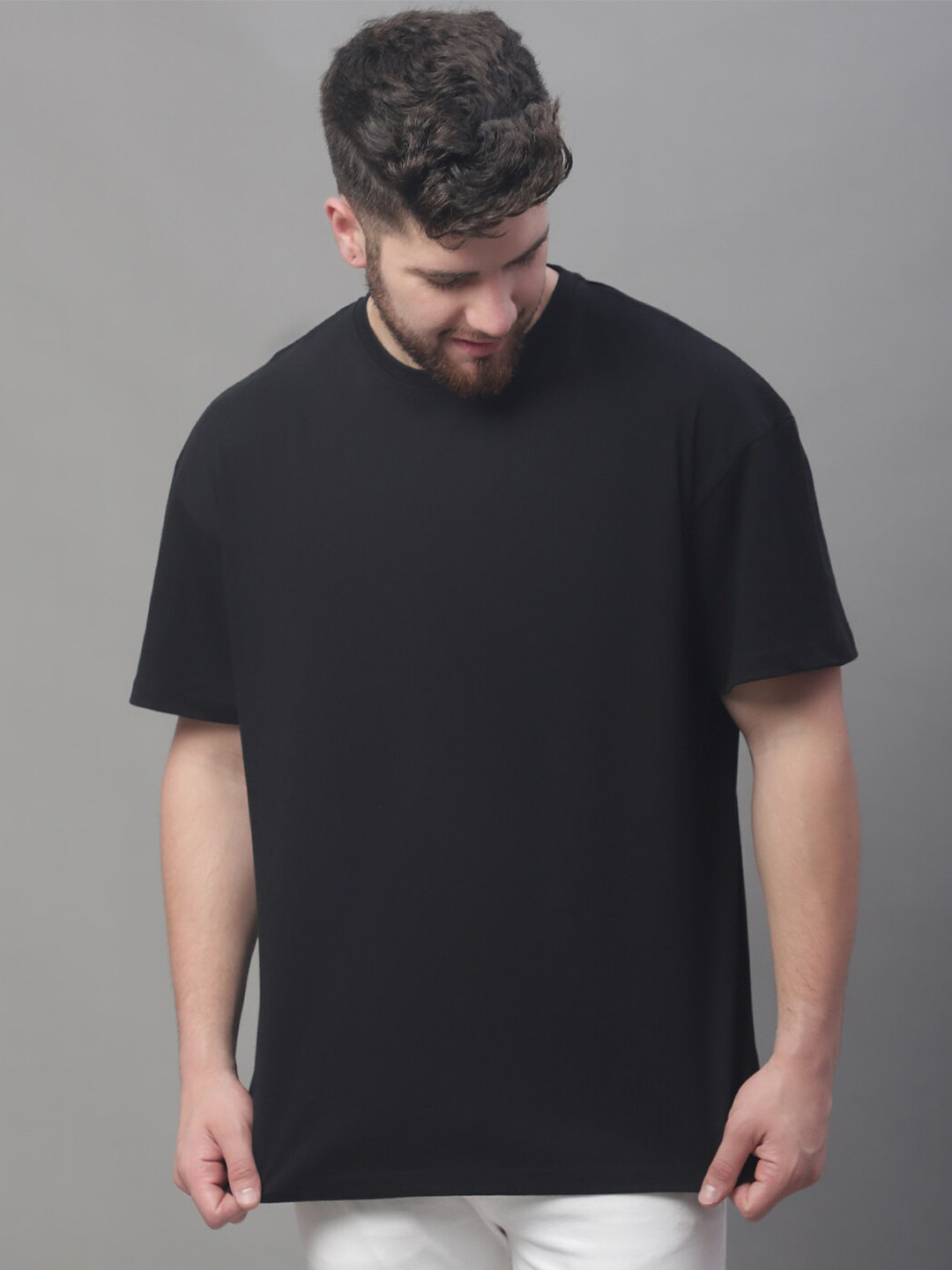 DOOR74 Black Solid Round Neck Regular Fit T-shirt