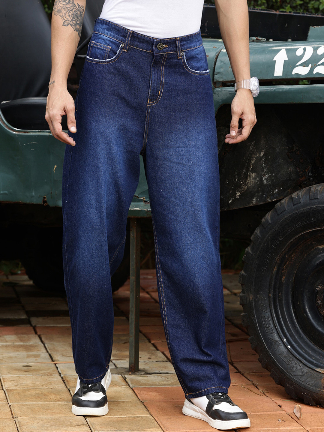 The Roadster Lifestyle Co. Men Original Navy Blue Relaxed Fit Light Fade Pure Cotton Jeans