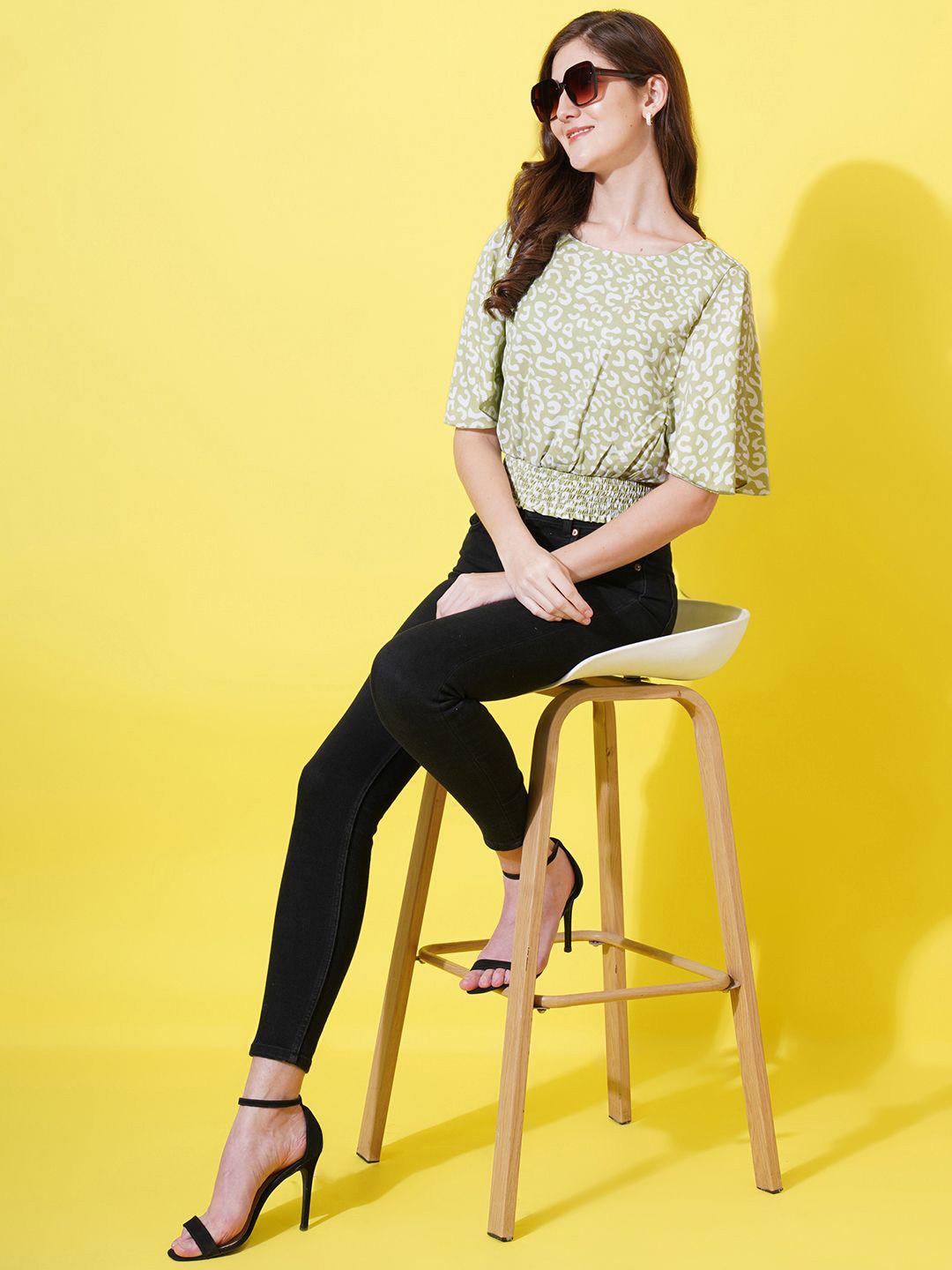 U&F Abstract Printed Flutter Sleeves Blouson Top