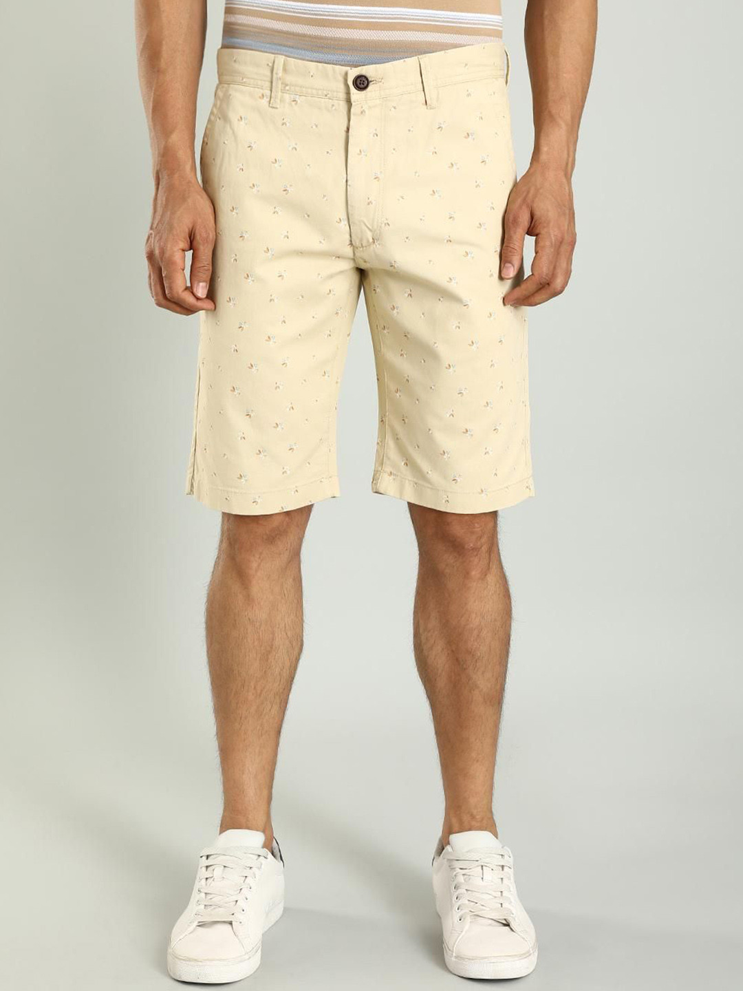 Indian Terrain Men Floral Printed Slim Fit Mid-Rise Pure Cotton Chino Shorts