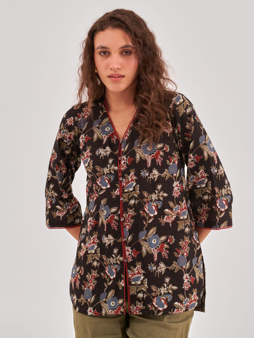 QOMN Floral Print V-Neck Cotton Shirt Style Top