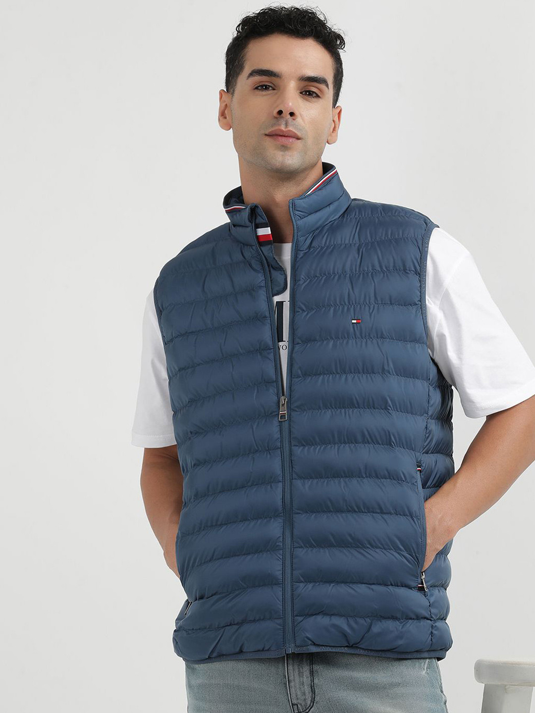 Tommy Hilfiger Men Stand Collar Sleeveless Straight Quilted Jacket