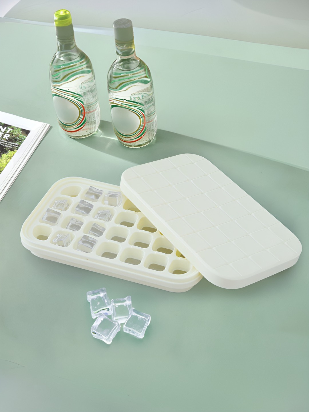 UMAI White Rectangular Ice Mould With Storage Box