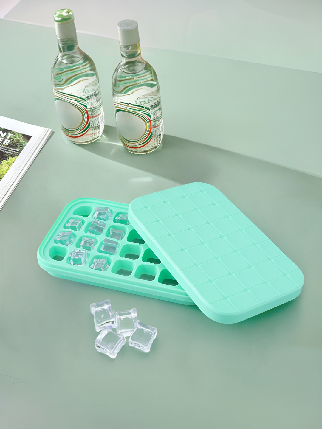 UMAI Green Ice Tray With Storage Box