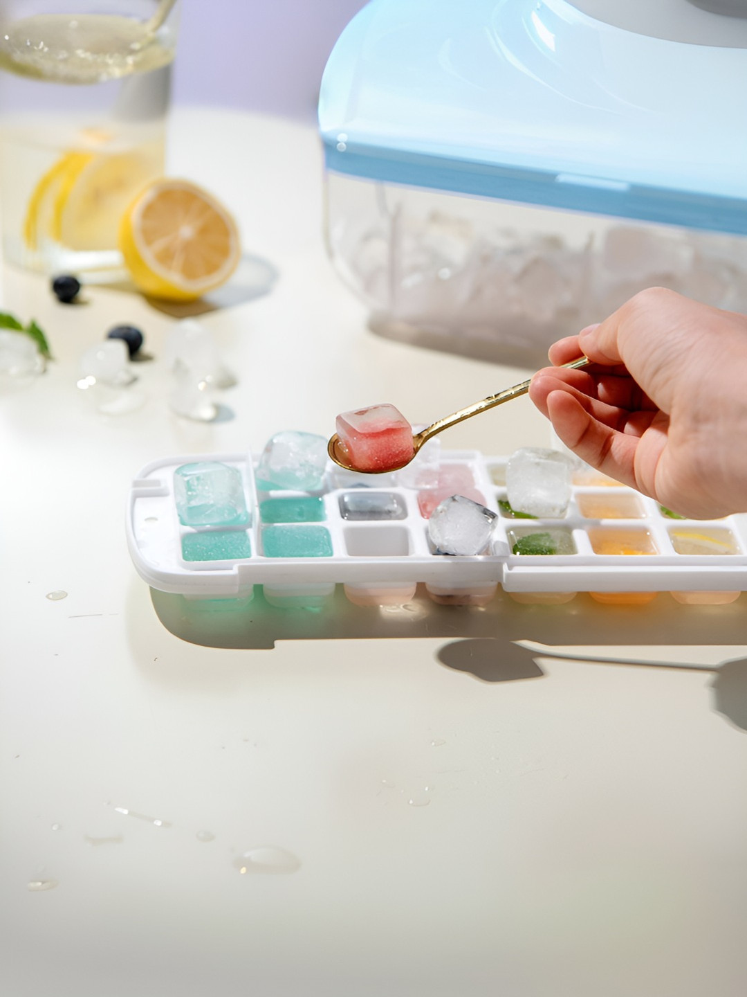 UMAI Blue & White Rectangular Ice Mould With Storage Box