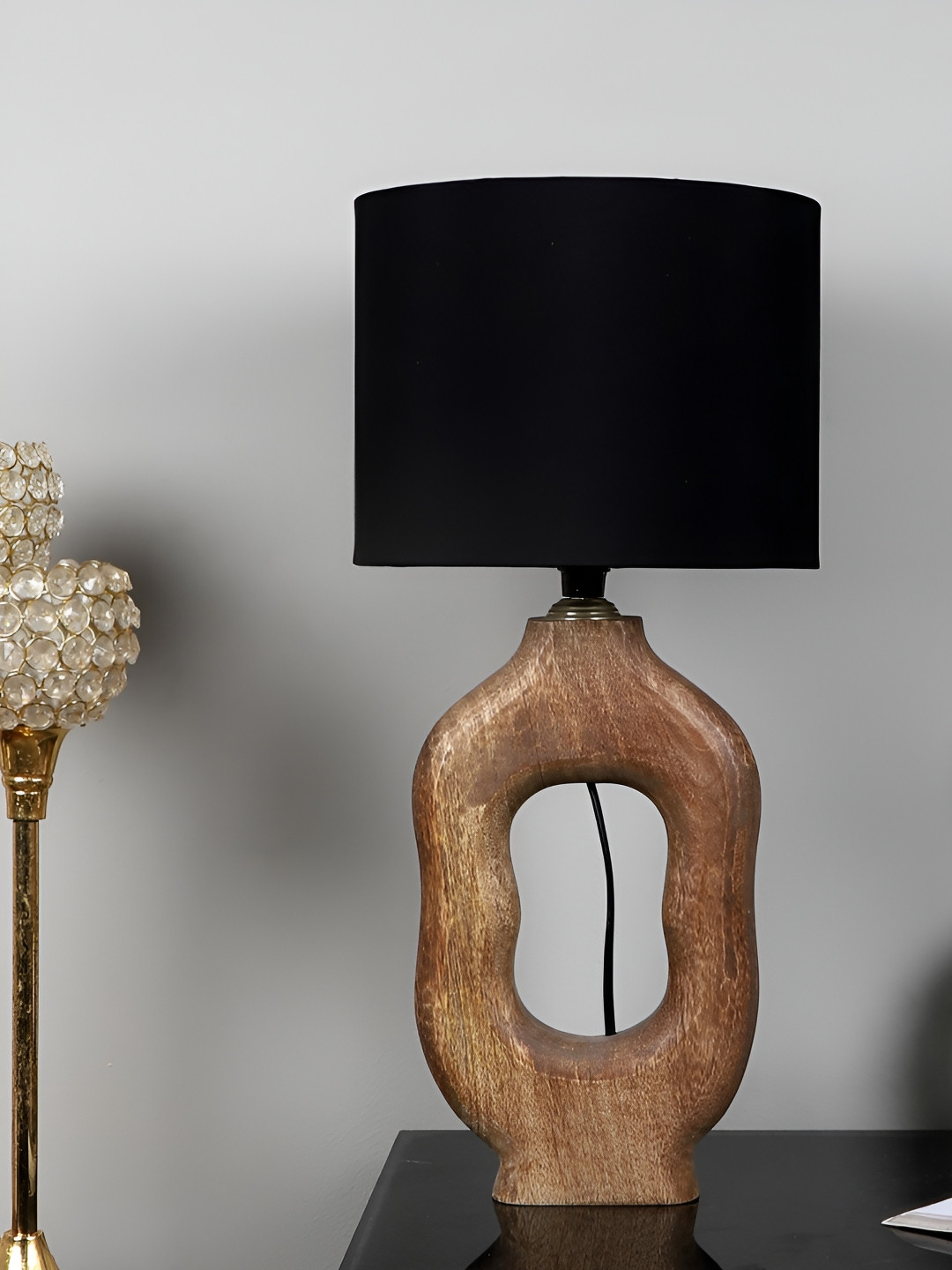 TU CASA Black & Brown Wooden Cylindrical Shaped Table Lamp