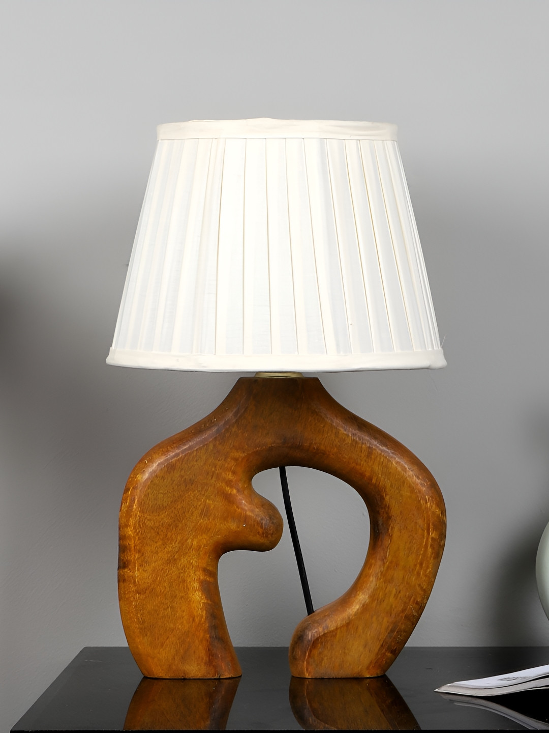 TU CASA Tan Brown & White Textured Wood Frusturical Shaped Table Lamp