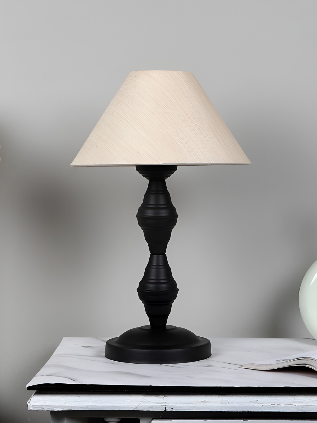 TU CASA Black & White Iron Cylindrical Shaped Table Lamp