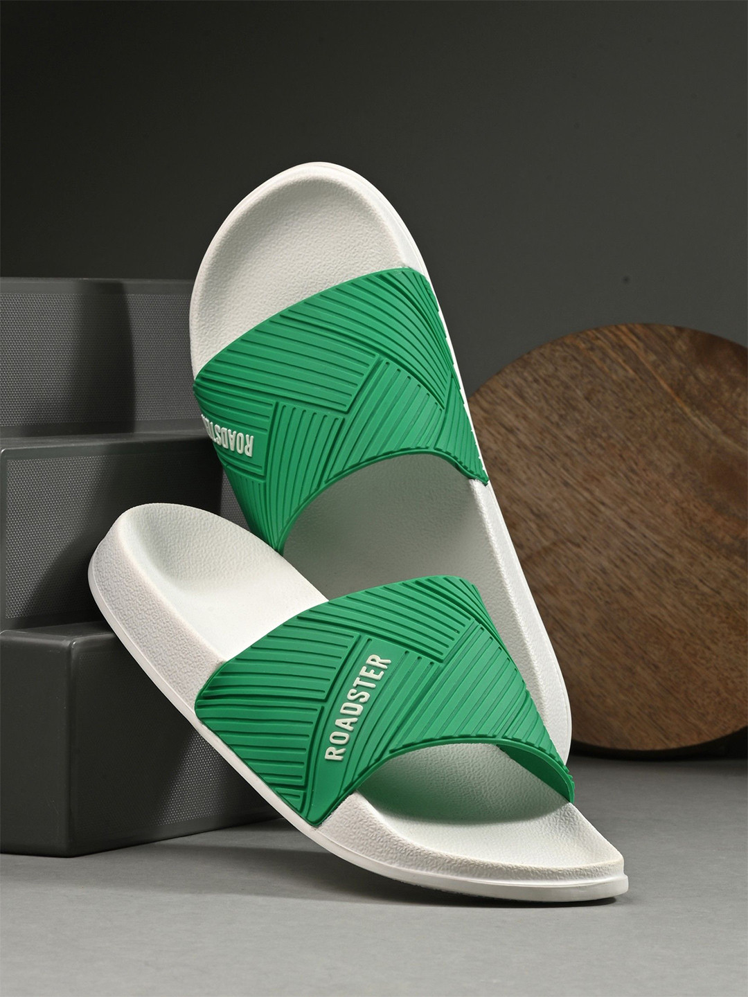 The Roadster Lifestyle Co. Men Green Printed Sliders