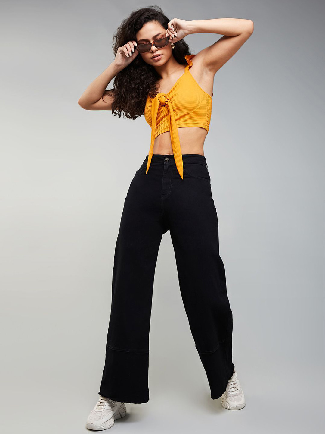 DOLCE CRUDO Bud Burst Women Black Wide Leg High-Rise Clean Look Stretchable Jeans