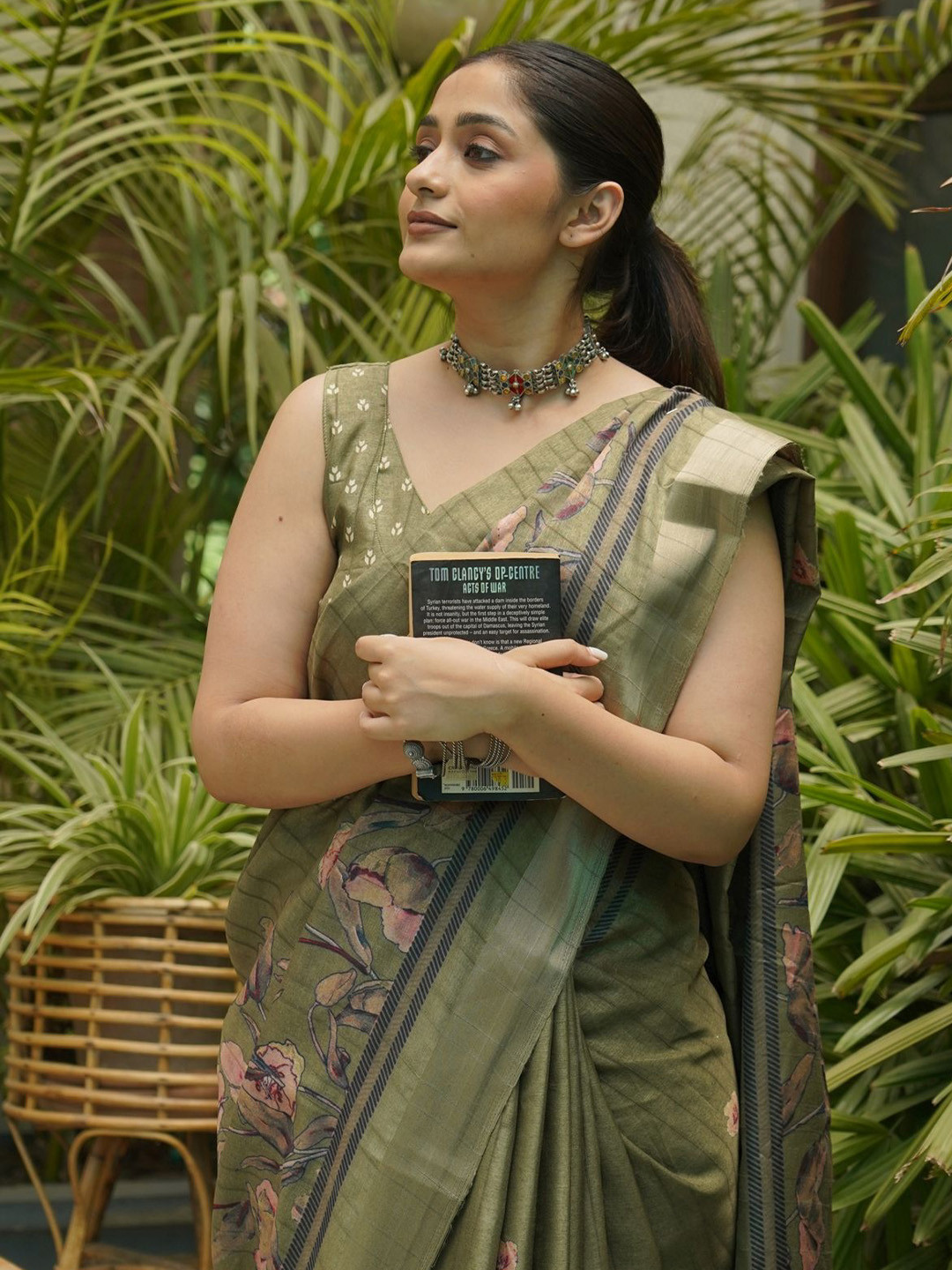 KALINI Floral Printed Zari Saree