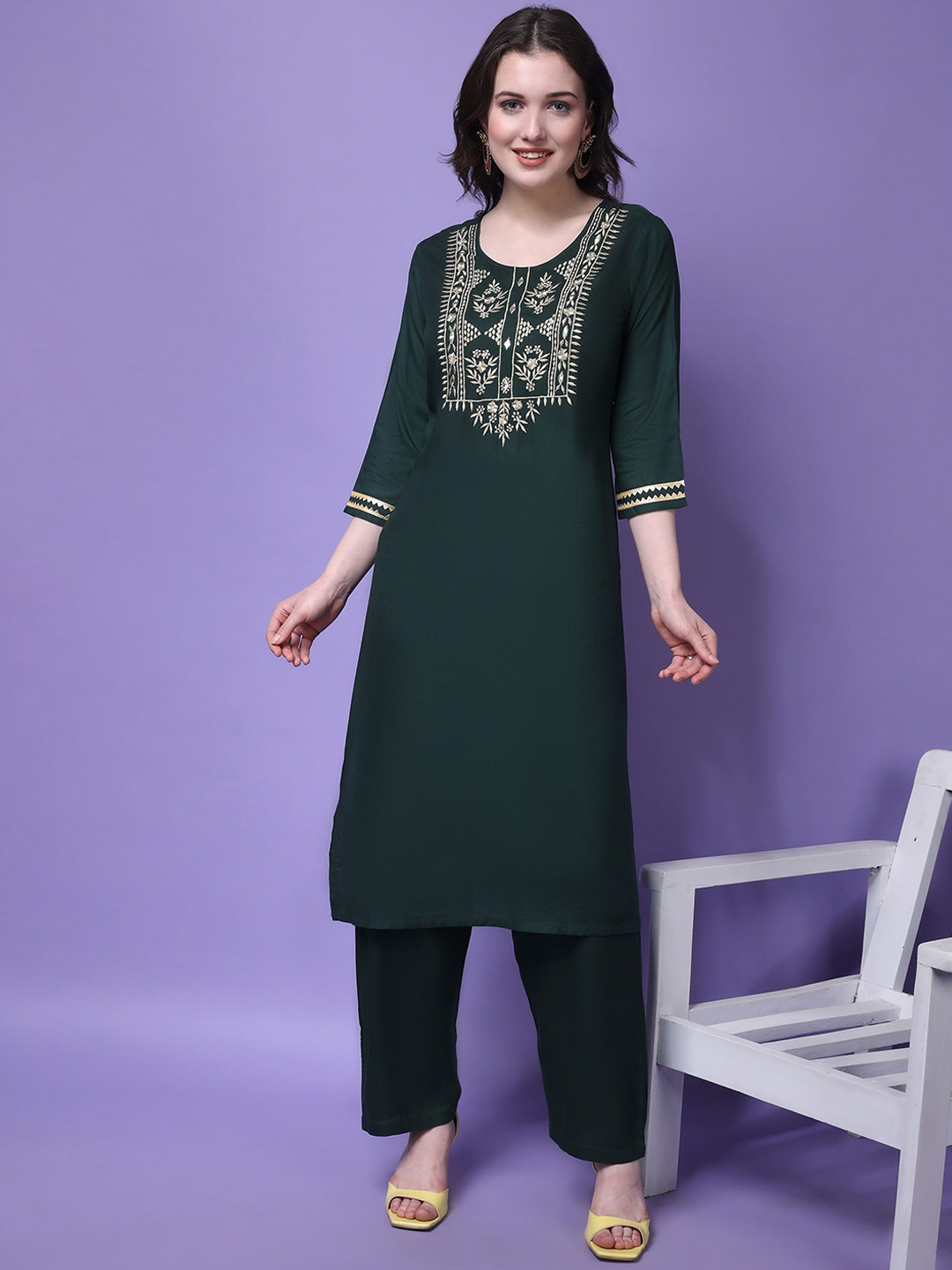 Bitterlime Ethnic Motifs Embroidered Thread Work Yoke Design Kurta With Trousers