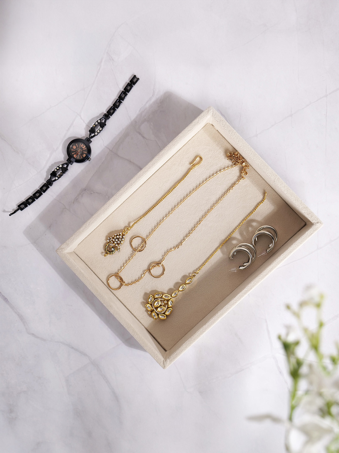 La Trove Cream Small Plain Jewellery Velvet Organizer Tray