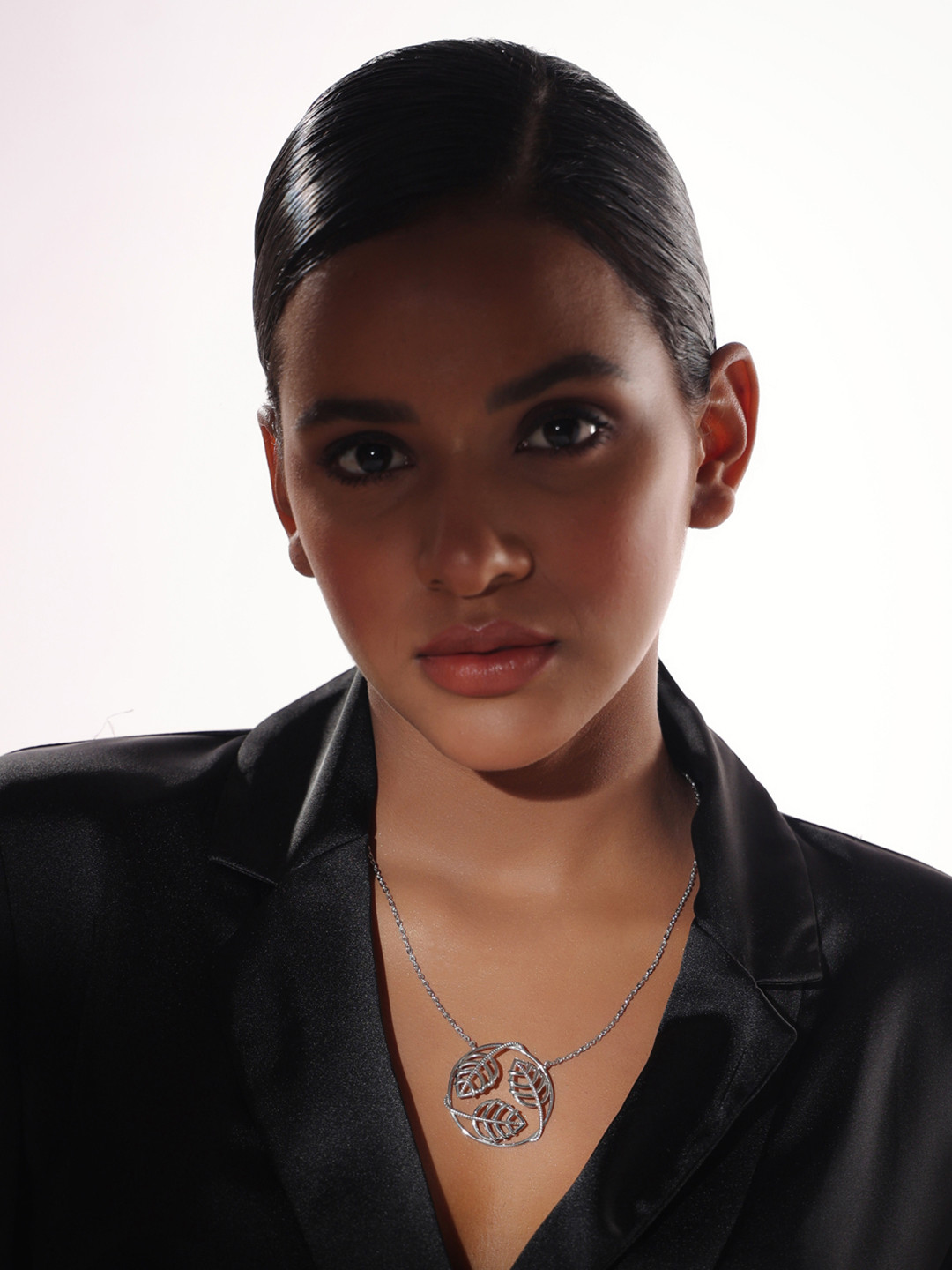 Kicky And Perky 925 Sterling Silver Leaf Chain