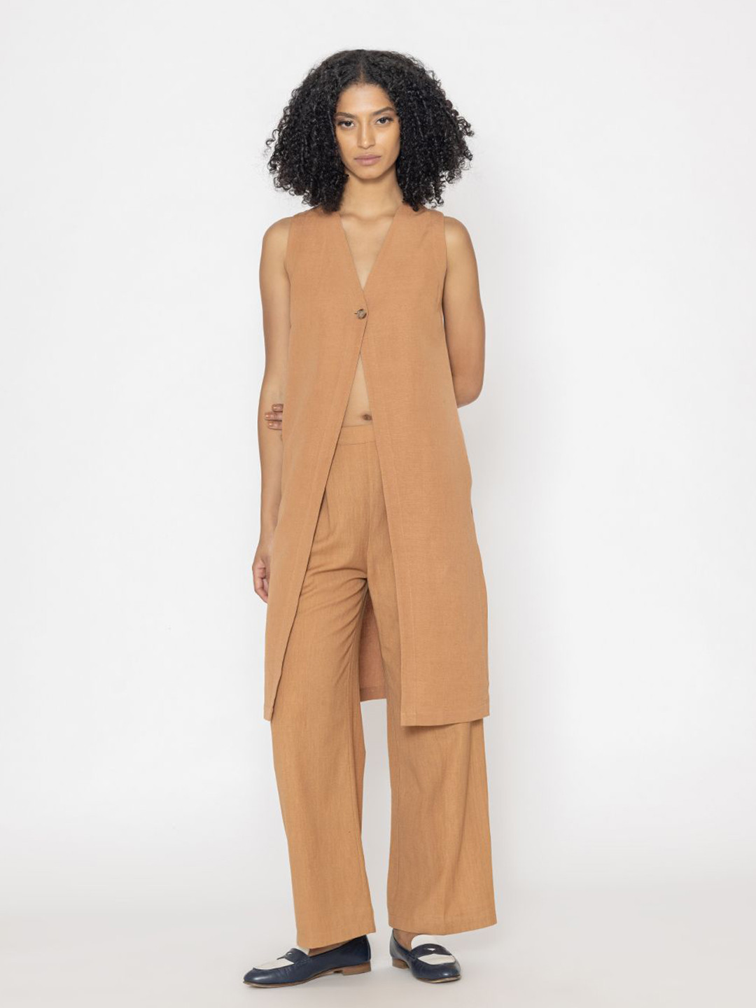 Contemponari Canyon Echo V-Neck Sleeveless Longline Linen Tunic