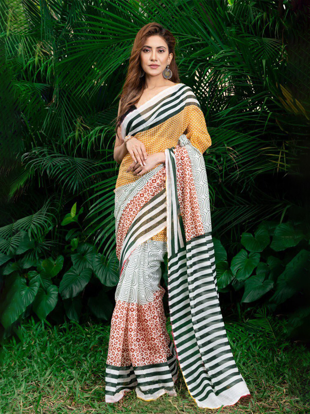 Celeb Styles Pure Linen Saree