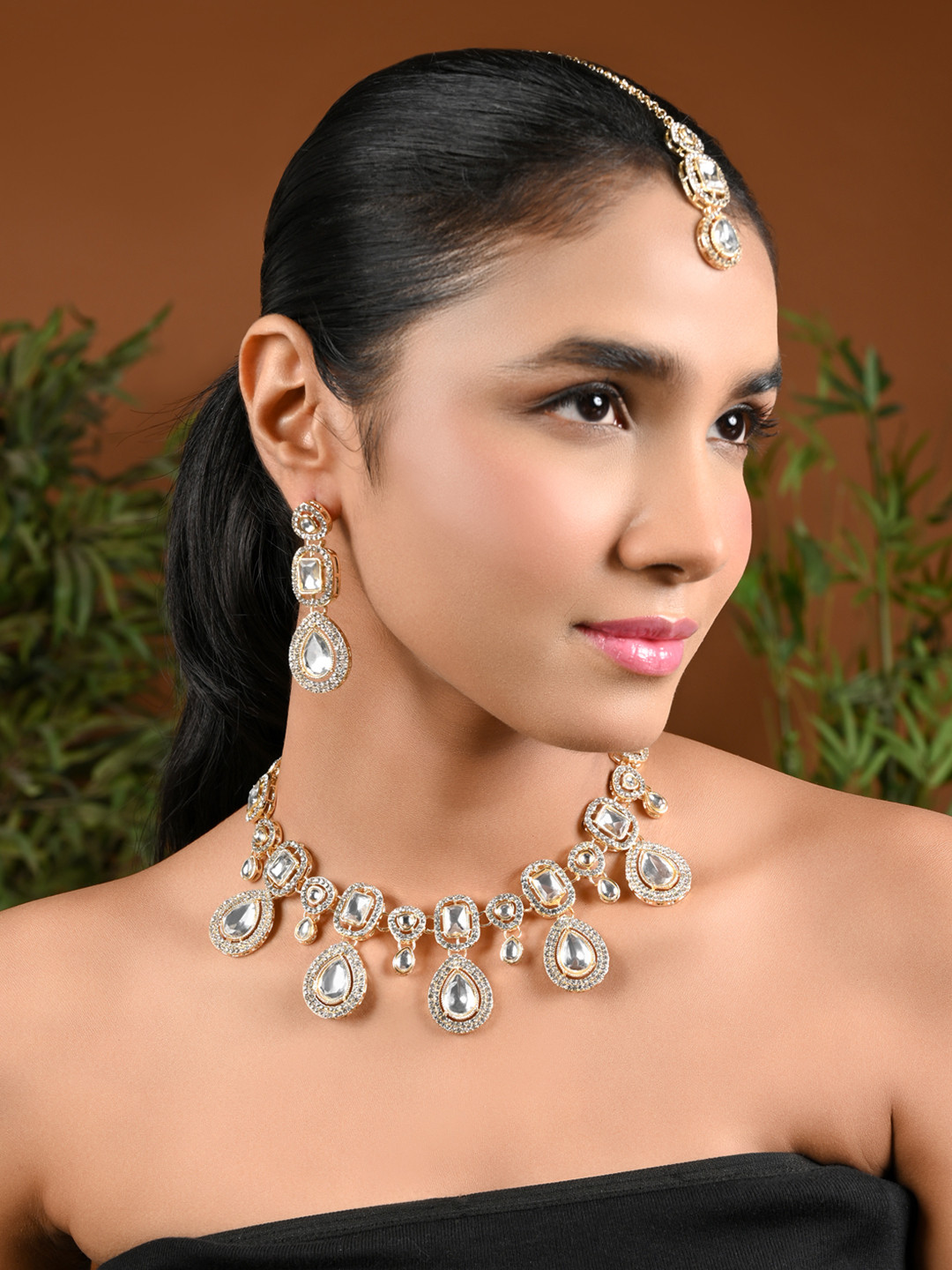 I Jewels Women Gold-Plated Stone-Studded Choker Jewellery Set