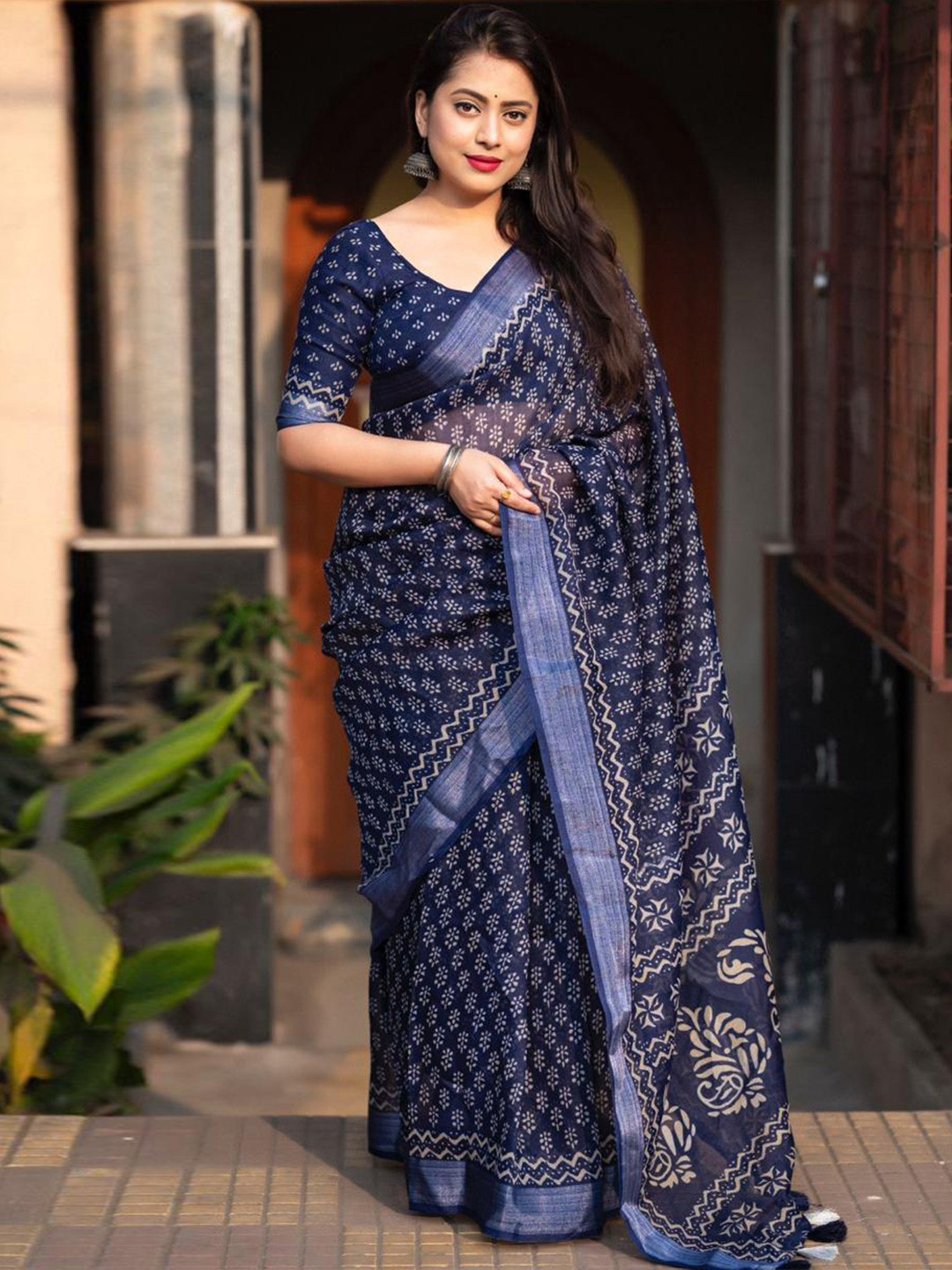 STAVA CREATION Batik Pure Linen Saree