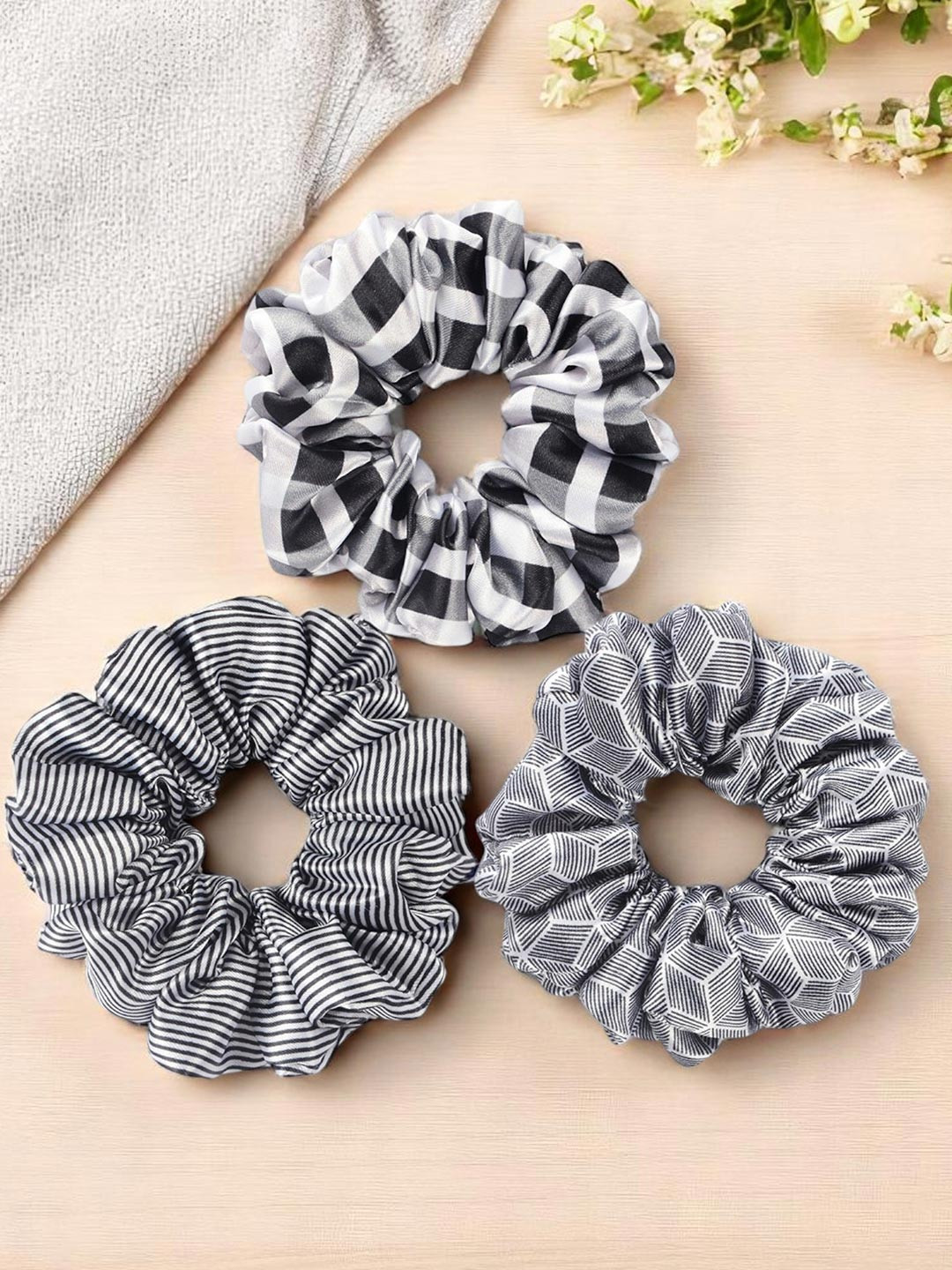 Radhu & Kabby Women Set of 3 Scrunchies