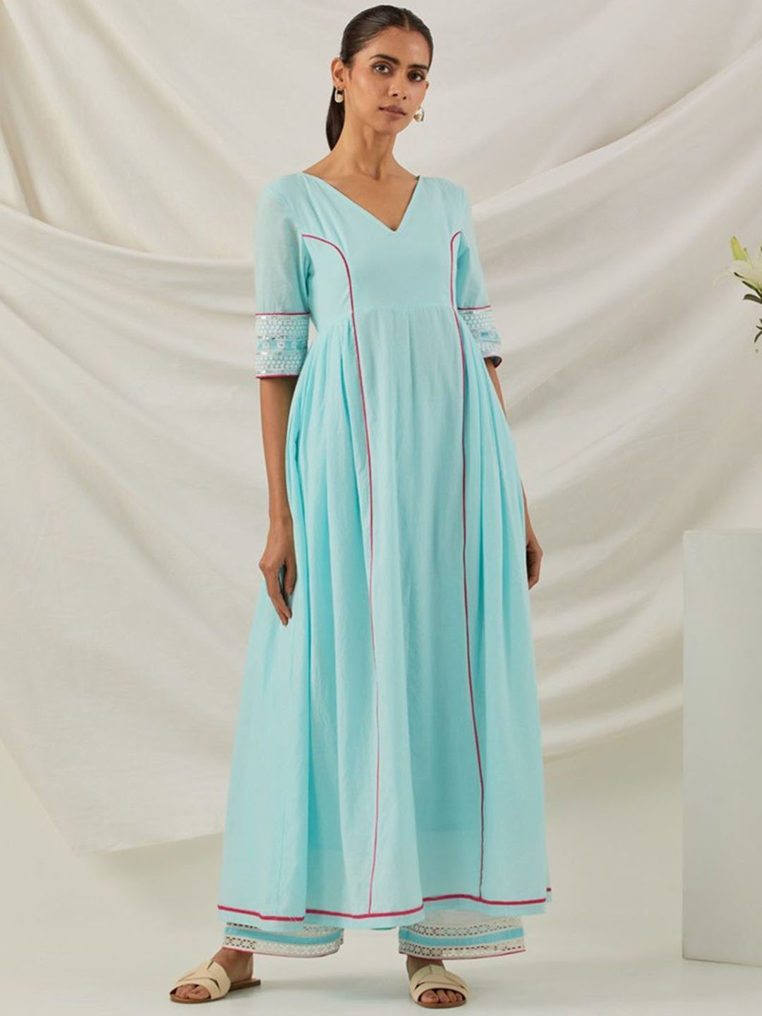 THE INDIAN CAUSE Women Chikankari Border Anarkali Kurta