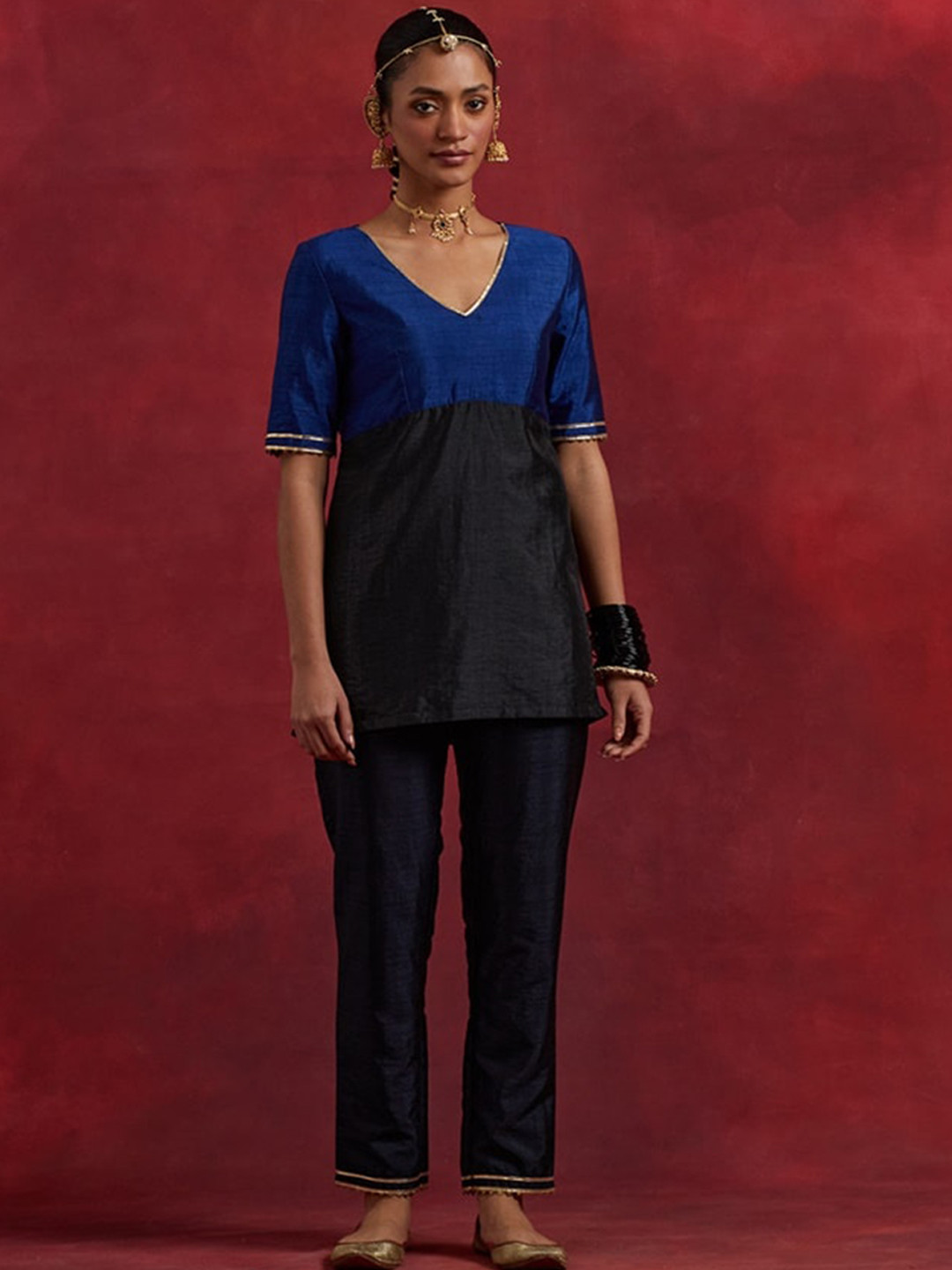 THE INDIAN CAUSE Women V-neck Regular Gotta Patti Kurti with Trousers
