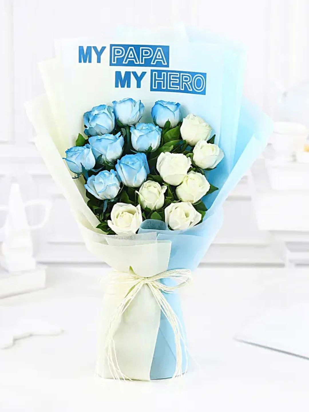fnp 7 Pcs Blue Rose & 8Pcs Murray Flowers in Bouquet