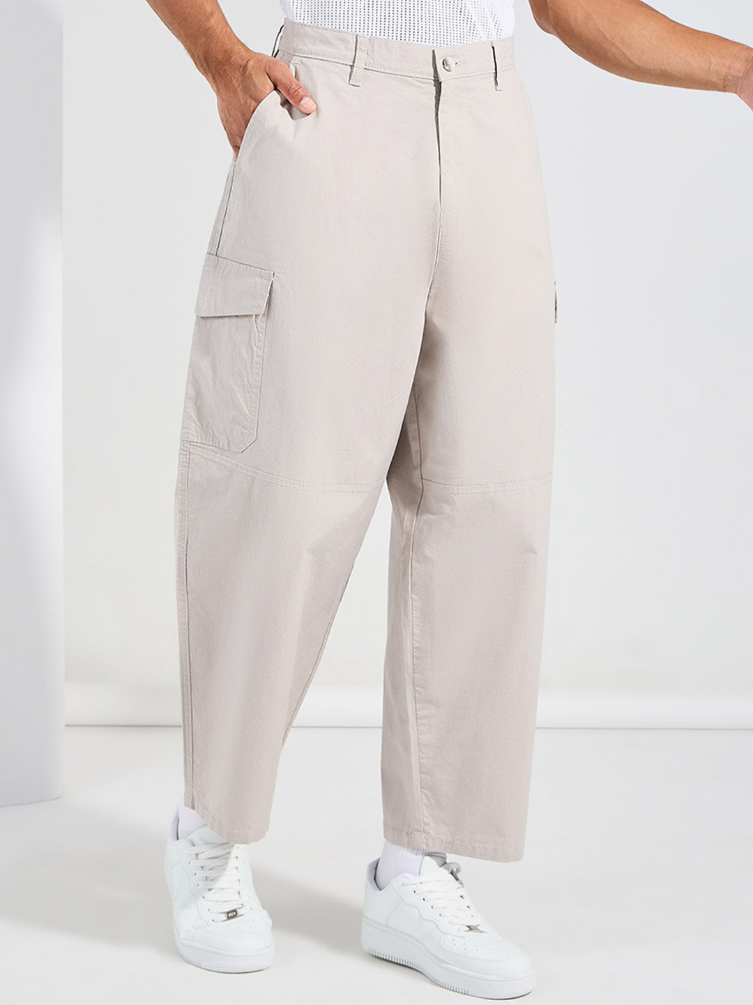 Styli Men Cream-Coloured Baloon Fit Mid-Rise Plain Cargos Trousers