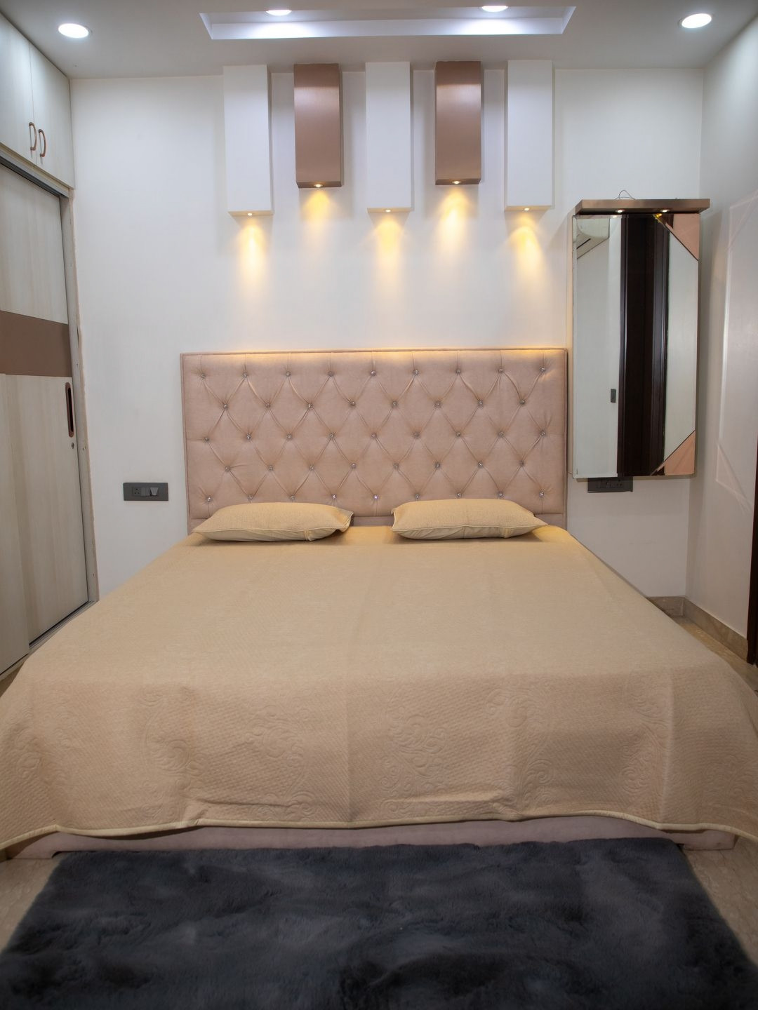 STUDIOHMK Red Self Designed Cotton 180 to 249 GSM Double King Bed Cover Set