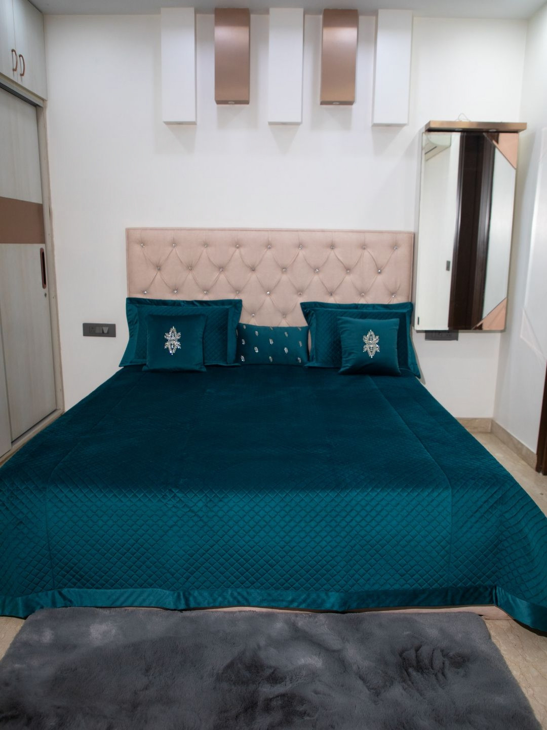 STUDIOHMK Teal-Coloured Self Designed 180 to 249 GSM Double King Bed Cover Set