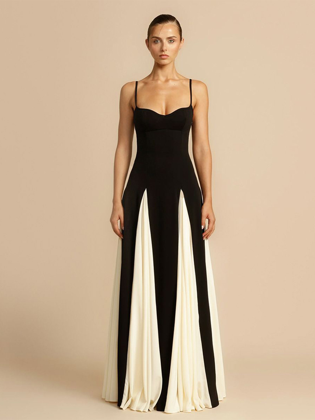 bebe Contrast Colorblock Spaghetti Strap Sweetheart Neck Godet Maxi Dress