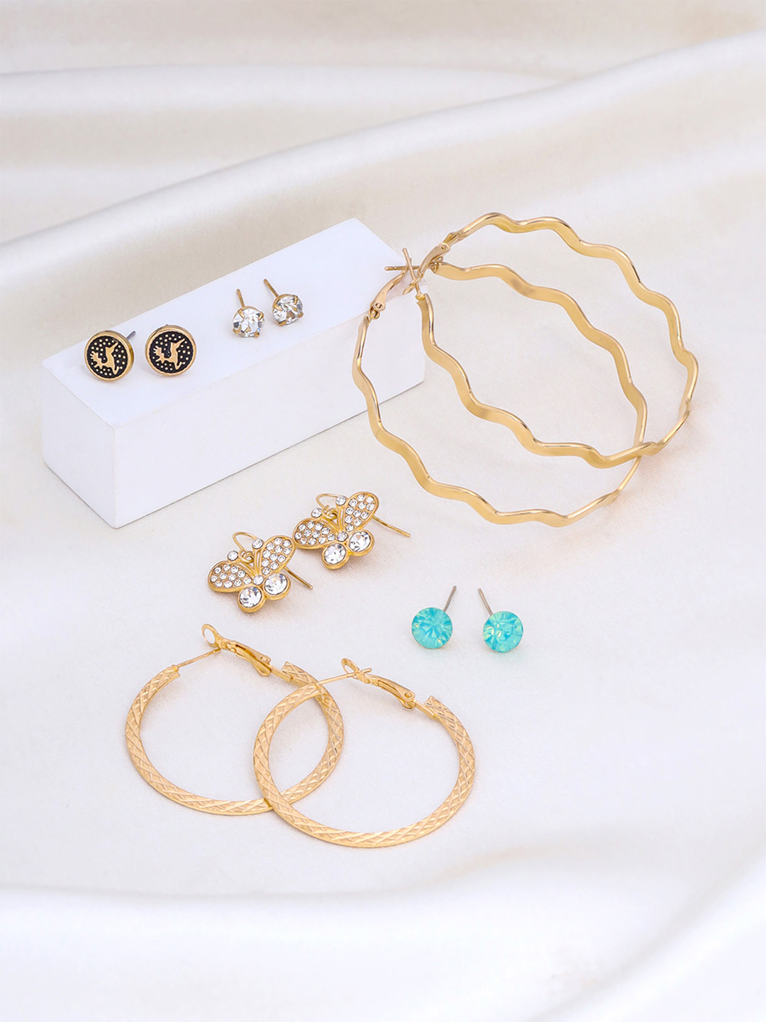 Yellow Chimes Women 6 pairs Contemporary Hoop Earrings