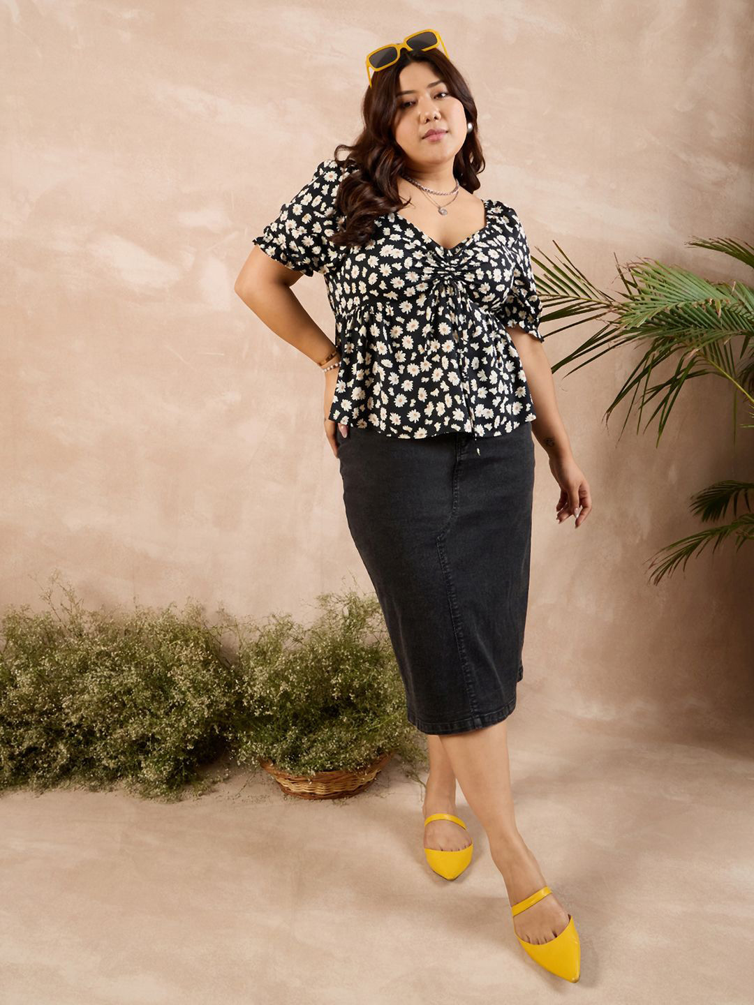 Berrylush Sweetheart Neck Floral Printed Top