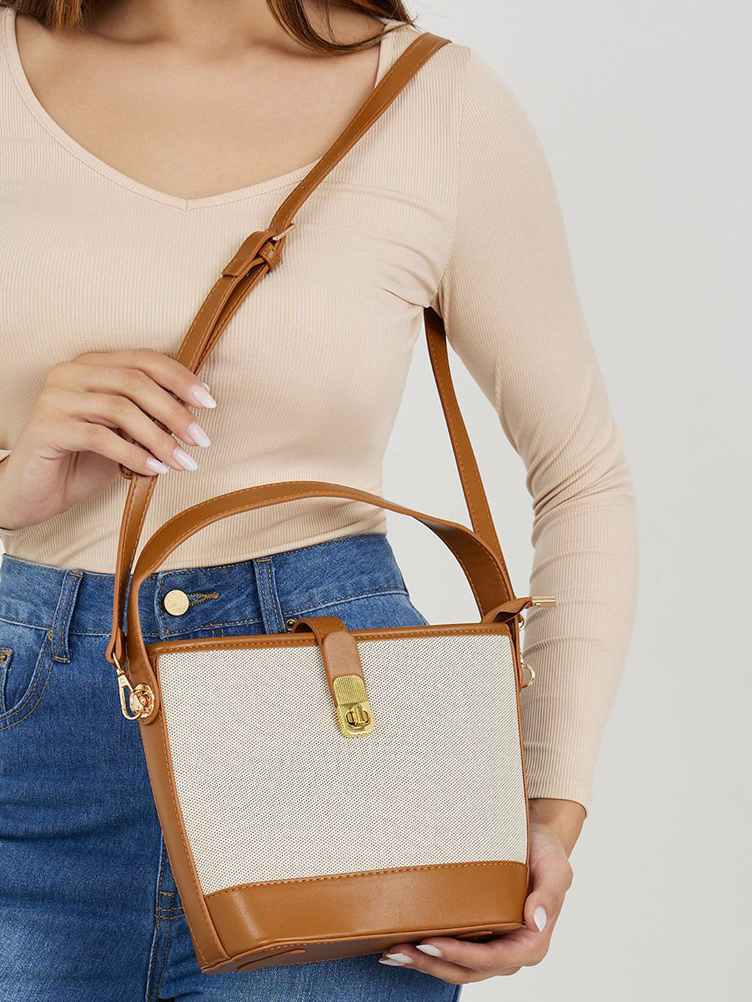 Styli Brown Textured Bucket Handheld Bag