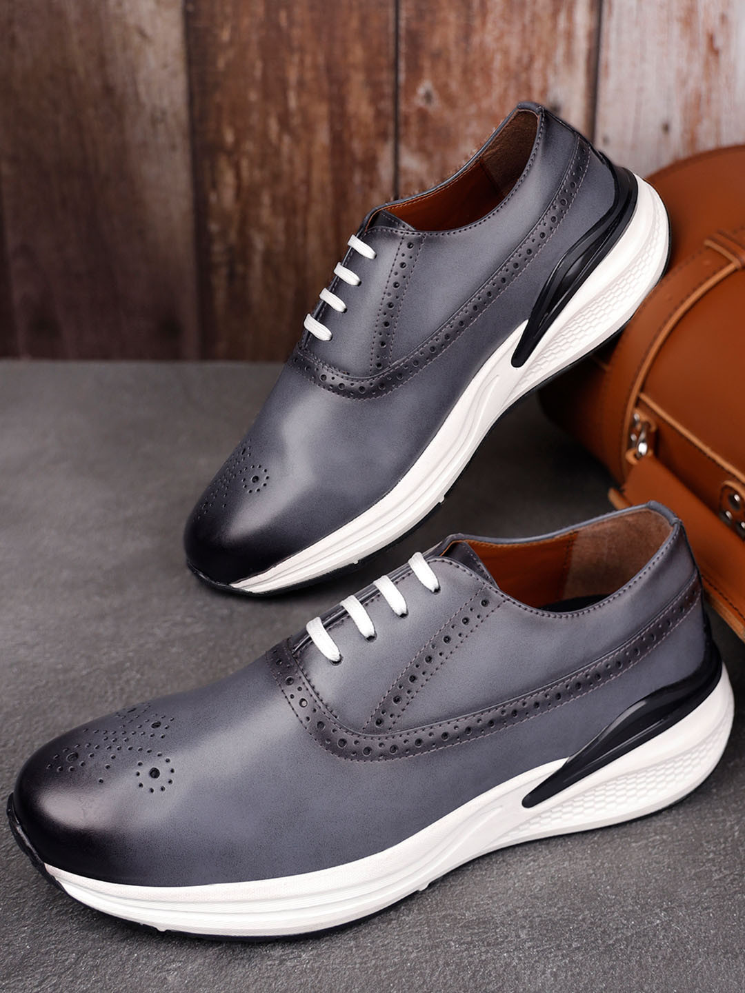 LOUIS STITCH Men's Leatherette Fashion Sneaker Cushioned Casual Lightweight Shoes