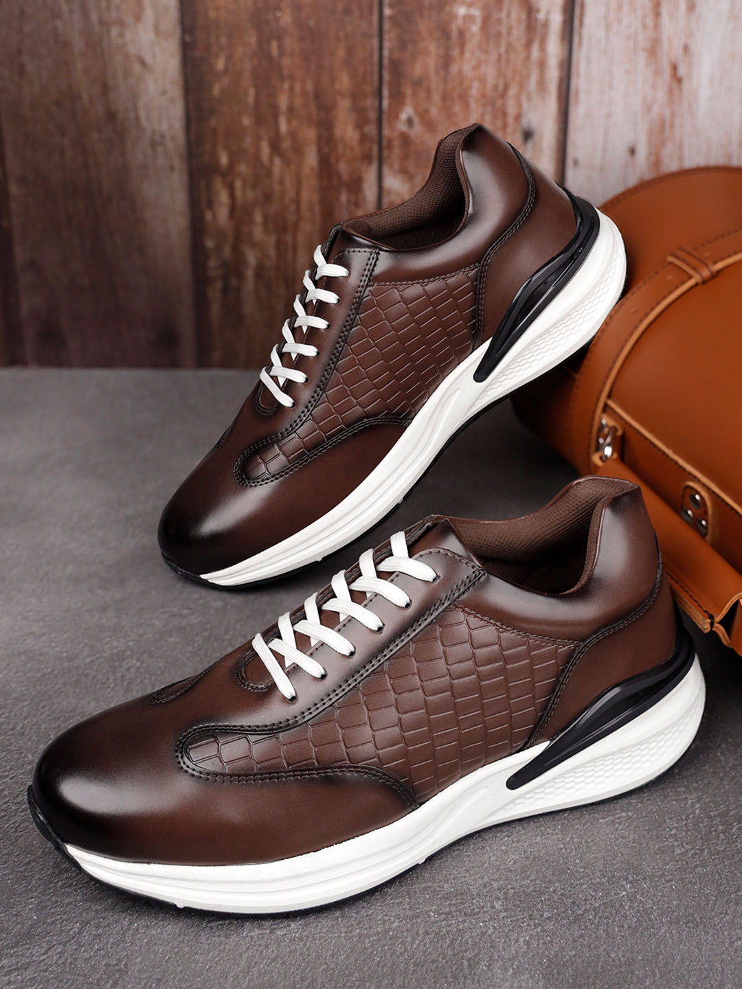 LOUIS STITCH Men's American Tan Leatherette Fashion Sneaker Cushioned Casual Shoes